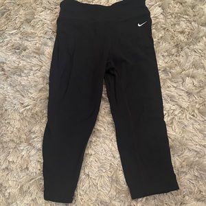 Black cropped dri fit Nike leggings